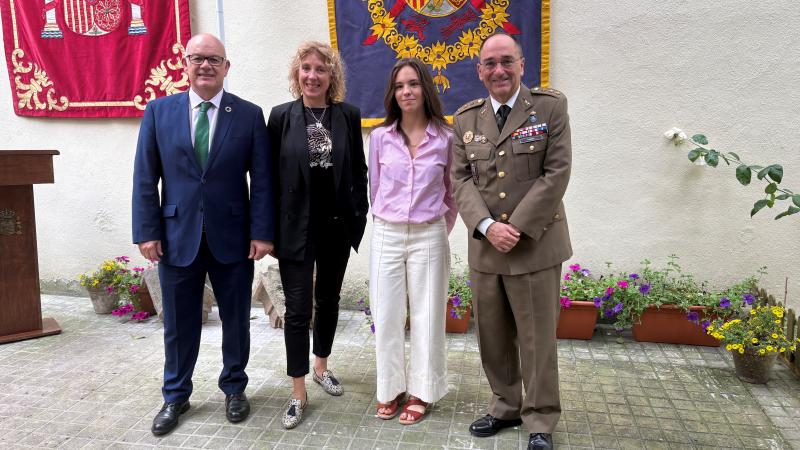 Eladio Santos pone en valor el trabajo de divulgación de la Subdelegación de Defensa en Ourense por acercar su labor a la sociedad Eladio Santos pone en valor el trabajo de divulgación de la Subdelegación de Defensa en Ourense por acercar su labor a la sociedad